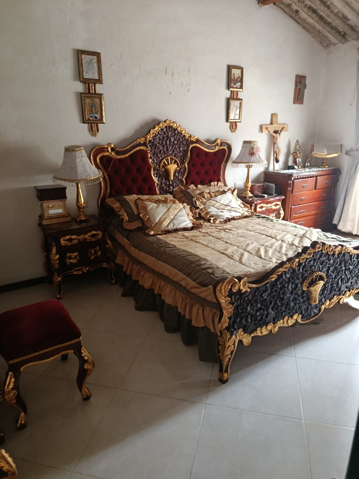 Juego de alcoba barroco negro y dorado